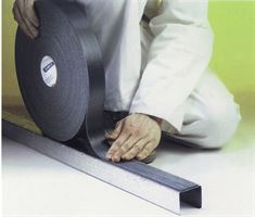 Samoljepljiva razdvajajuća zidna traka 3x50mm x 30m, 18rola/karton 12kart/pal, Z3809030503